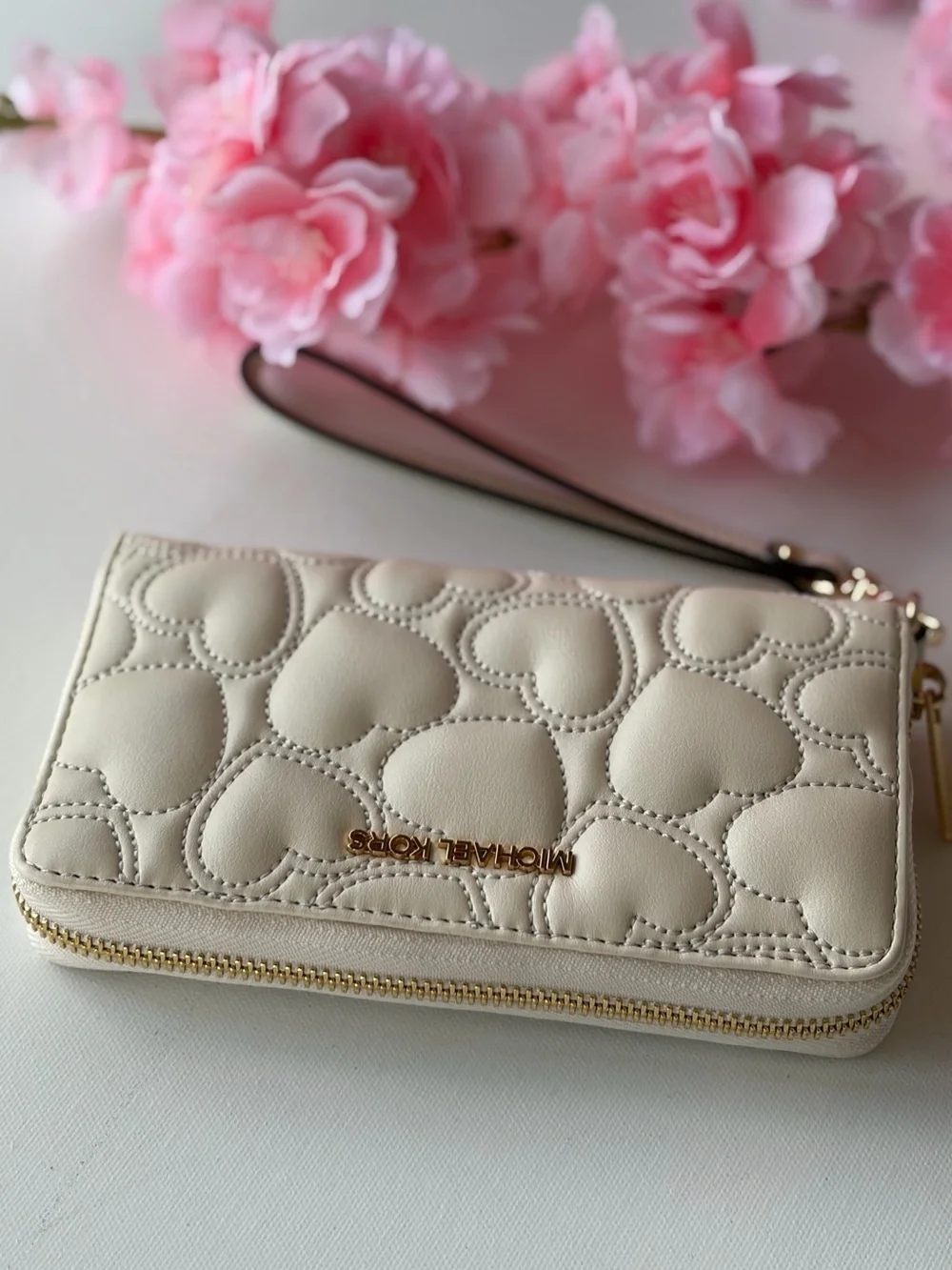 Michael Kors Cream Quilted Heart Zip-Around Wristlet
